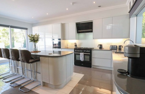 Drymen House | CASTLE HOUSE LODGE, family friendly, with a garden in Drymen