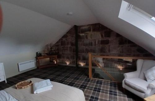 Dumbarton Apartment | Castle View 3 bedroom with garden