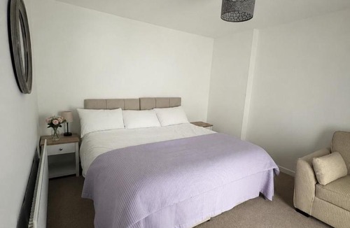 Omagh House | Castleroddy House - spacious country house - king beds - extensive parking