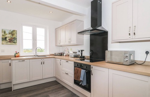 Aller Cottage | CELIA'S VIEW, pet friendly, with a garden in Langport