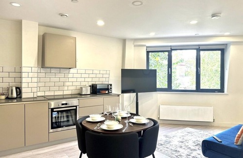 Bedford Apartment | Central 2 Bed Flat, Free Parking, Gym, Cinema Room