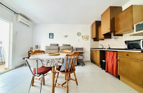 Roses Town Center Apartment | Central apartment with terrace and parking in Ciutadella