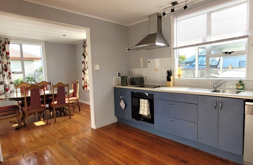 Blenheim House | Central Blenheim Character House - Kitchen, Laundry, BBQ, Bikes