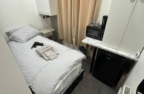Kennington Cabin | Central London single room