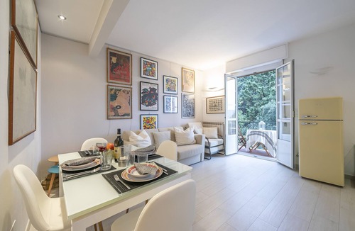 Capo Mimosa-Rollo Apartment | Cervo Piccolo Incanto Flat with Balcony, Cervo, Italy