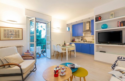 Capo Mimosa-Rollo Apartment | Cervo Piccolo Incanto Flat with Balcony, Cervo, Italy