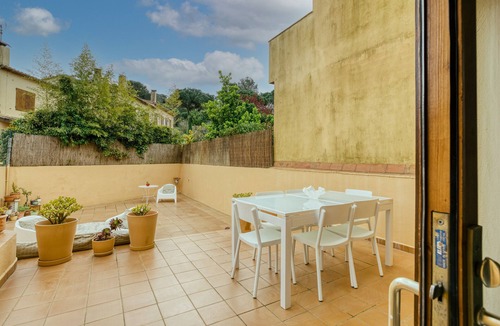 Begur Ski Chalet | Chalet 'Casa Adosada' with Terrace, Garden and Wi-Fi