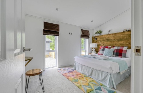 Loch Ness Ski Chalet | Chalet Loch Ness Hamptons Lodge by Interhome