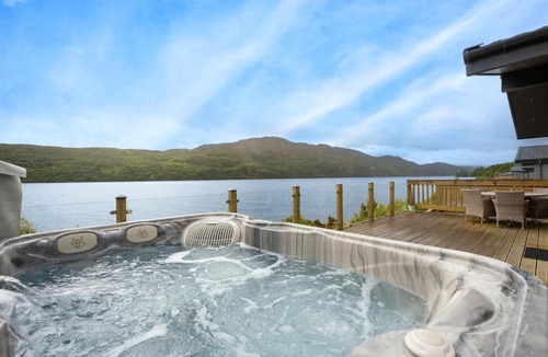 Loch Ness Ski Chalet | Chalet Loch Ness Hamptons Lodge by Interhome
