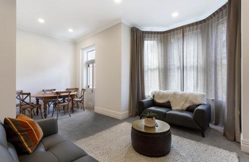 Dunedin City Centre House | Character on Stuart St