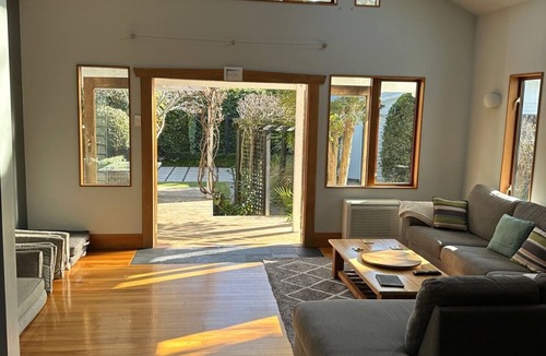 Blenheim House | Character Villa in the heart of Blenheim