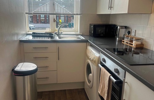 Motherwell Apartment | Charming 1-Bedroom Flat Available for Rent