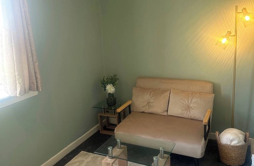 Motherwell Apartment | Charming 1-Bedroom Flat Available for Rent