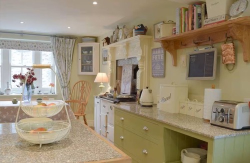 Llanybri Cottage | charming 400-year-old detached cottage in stunning setting