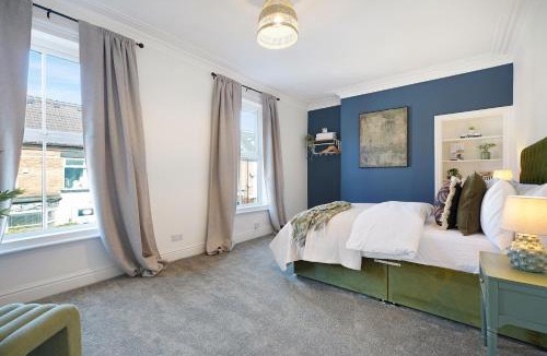 Hull House | Charming 4BR Retreat in Hull Sleeps 8 by Stay With Us