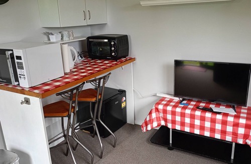 Mosgiel House | Charming Backyard Sleepout