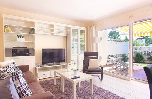 Urbanizacion Costabella House | Charming beachside house Costabella, Marbella