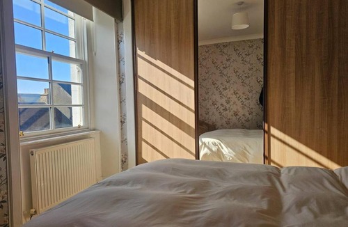 Biggar Apartment | Charming Biggar High Street Retreat - 2 Bedrooms