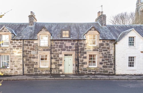 Comrie Cottage | Charming Cardoon Cottage in beautiful village