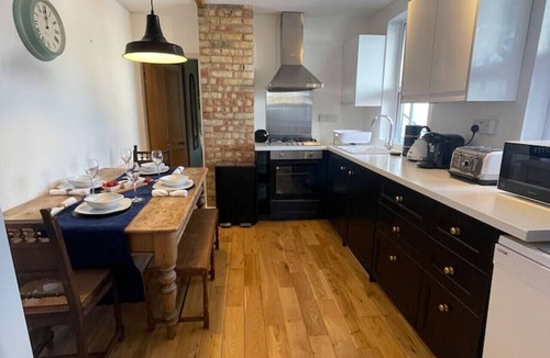 Mill Road Apartment | Charming City Centre 3-bed Apartment on Mill Rd