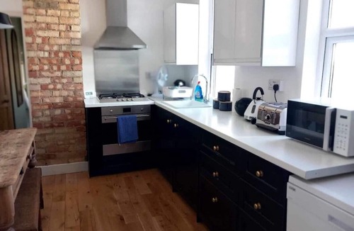Mill Road Apartment | Charming City Centre 3-bed Apartment on Mill Rd
