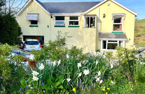 Combeinteignhead Apartment | Charming Countryside Cottage Ground Floor Apartment in Combeinteignhead Devon