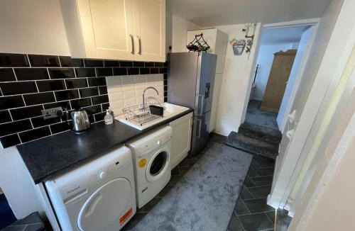 Combeinteignhead Apartment | Charming Countryside Cottage Ground Floor Apartment in Combeinteignhead Devon