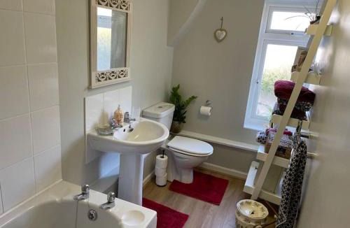Combeinteignhead Apartment | Charming Countryside Cottage Ground Floor Apartment in Combeinteignhead Devon