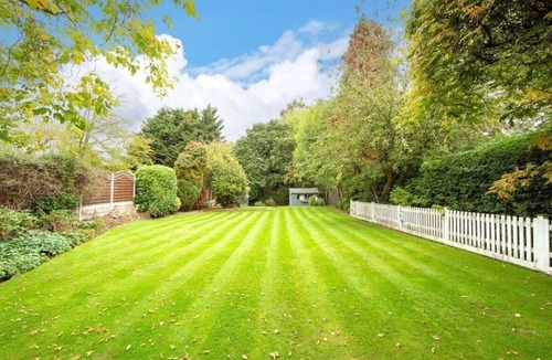 Elstree House | Charming Edwardian 5 Bed House | London