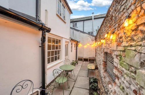 Bury St Edmunds House | Charming Guildhall street - sleeps up to 6 guests in the Medieval Grid