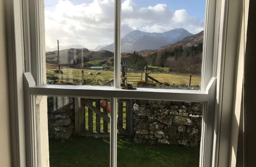 Portree House | Charming Half of 6 in Gedintailor
