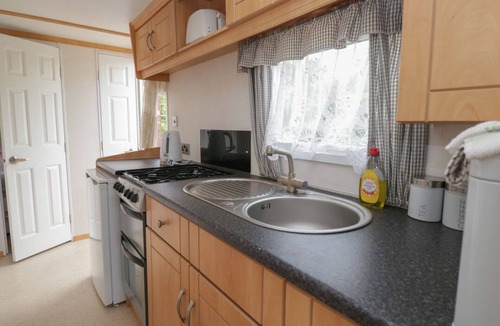 Denny Cabin | Charming Holly Home in Denny
