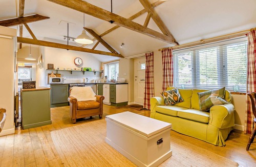 Sharrington Cottage | Charming, pet friendly Grade II single-storey cottage on a quiet country lane.