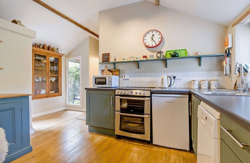 Sharrington Cottage | Charming, pet friendly Grade II single-storey cottage on a quiet country lane.