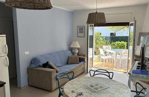Llanca House | Charming, renovated house—4-minute walk to Grifeu Beach—Beautiful garden—Parking—Air conditioning