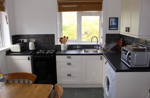 Port Ellen Cottage | Charming self-catering Islay holiday cottage in a rural location
