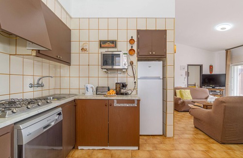 Bon Relax Cottage | Charming Vintage House with Pool, Garden & WiFi in Quiet Sant Pere Pescador