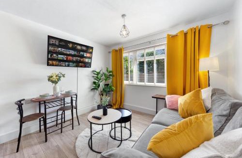 Chelmsford Apartment | Chelmsford City Bungalow With Private Parking