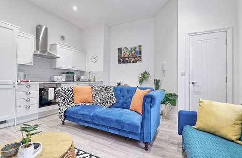 Chelmsford Apartment | Chelmsford Ground Floor Apartment. Next To The City Centre With Wifi & Parking