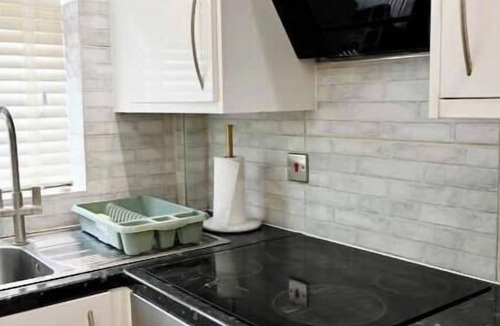 Chelmsford House | Chelmsford Studio Apartment | Free Parking
