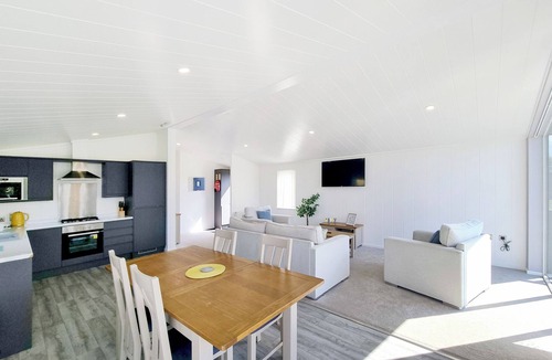 Fitling Cottage | Cherry Blossom 43 - UK50711