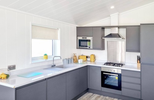 Fitling Cottage | Cherry Blossom 43 - UK50711