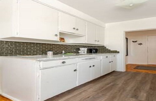 Wexford Apartment | Chic 1-bedroom apartment in fabulous Toronto with AC, WiFi