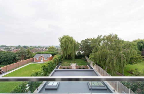 Chigwell Apartment | Chigwell 1BR Study Escape CHCL F9