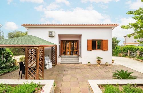 Sant'Anna Arresi House | Child-Friendly Holiday Home "Casa Kruger" with Large Garden and Terrace