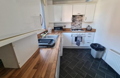 Dalmarnock Apartment | City, Celtic park & Emirates Stadium Apartment, for families or age over 23