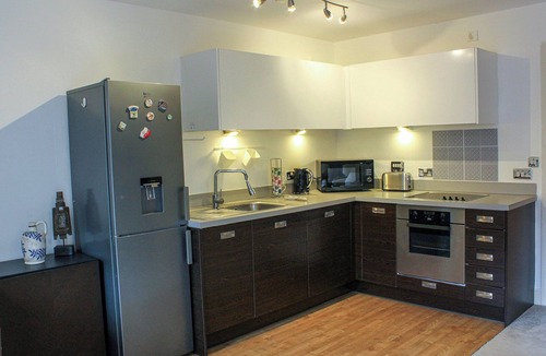 The Westside Apartment | City Centre Gem | Balcony, 2 Baths & Free Parking