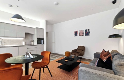 City Centre Glasgow Apartment | City Escape Just a Stone's Throw to Buchanan St