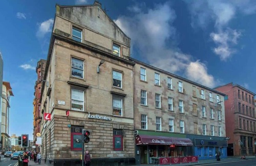 City Centre Glasgow Apartment | City Escape Just a Stone's Throw to Buchanan St