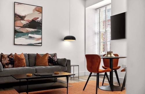 City Centre Glasgow Apartment | City Escape Just a Stone's Throw to Buchanan St